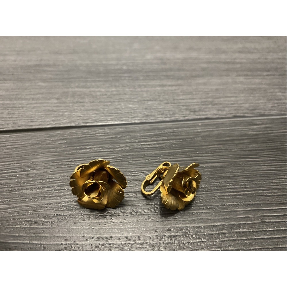 Vintage Gold Tone Rose Flower Clip On Earrings By Lisner